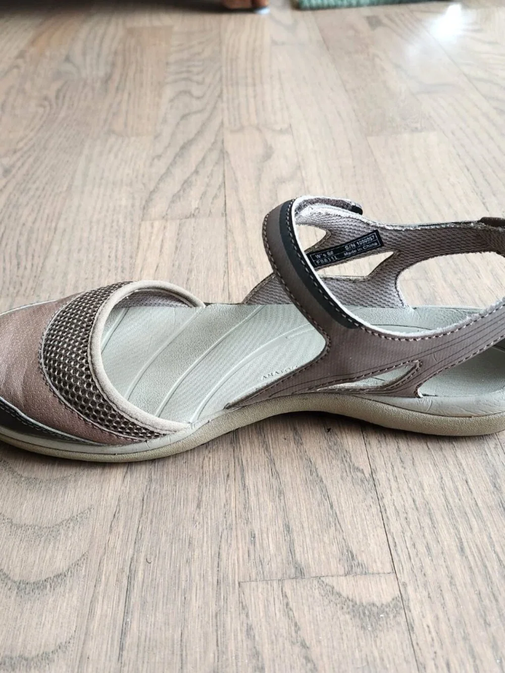 Teva Women's Pasas Mary Jane Shoes, Style # 1000057, Light Brown, 8 Medium - Picture 7 of 7